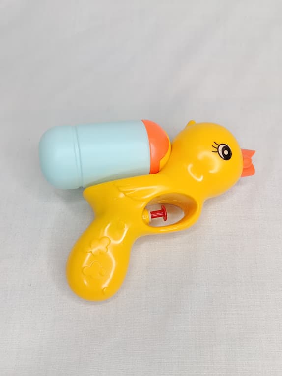 Mainan Pistol Air Bebek Kotak – 1