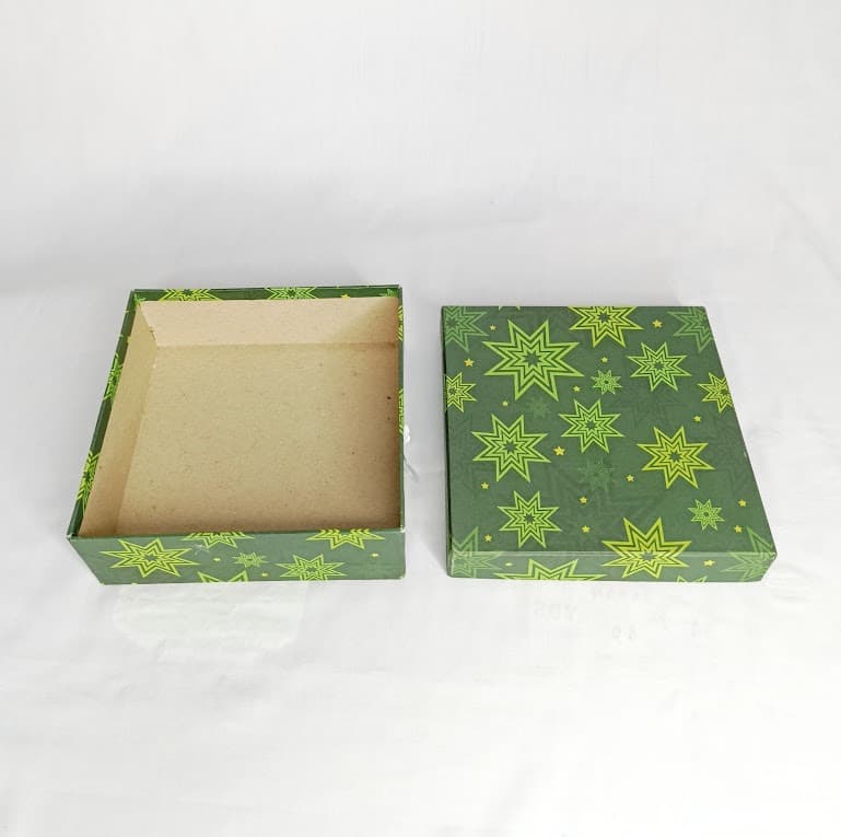 Kotak Kado Kubus Sedang Motif – 1