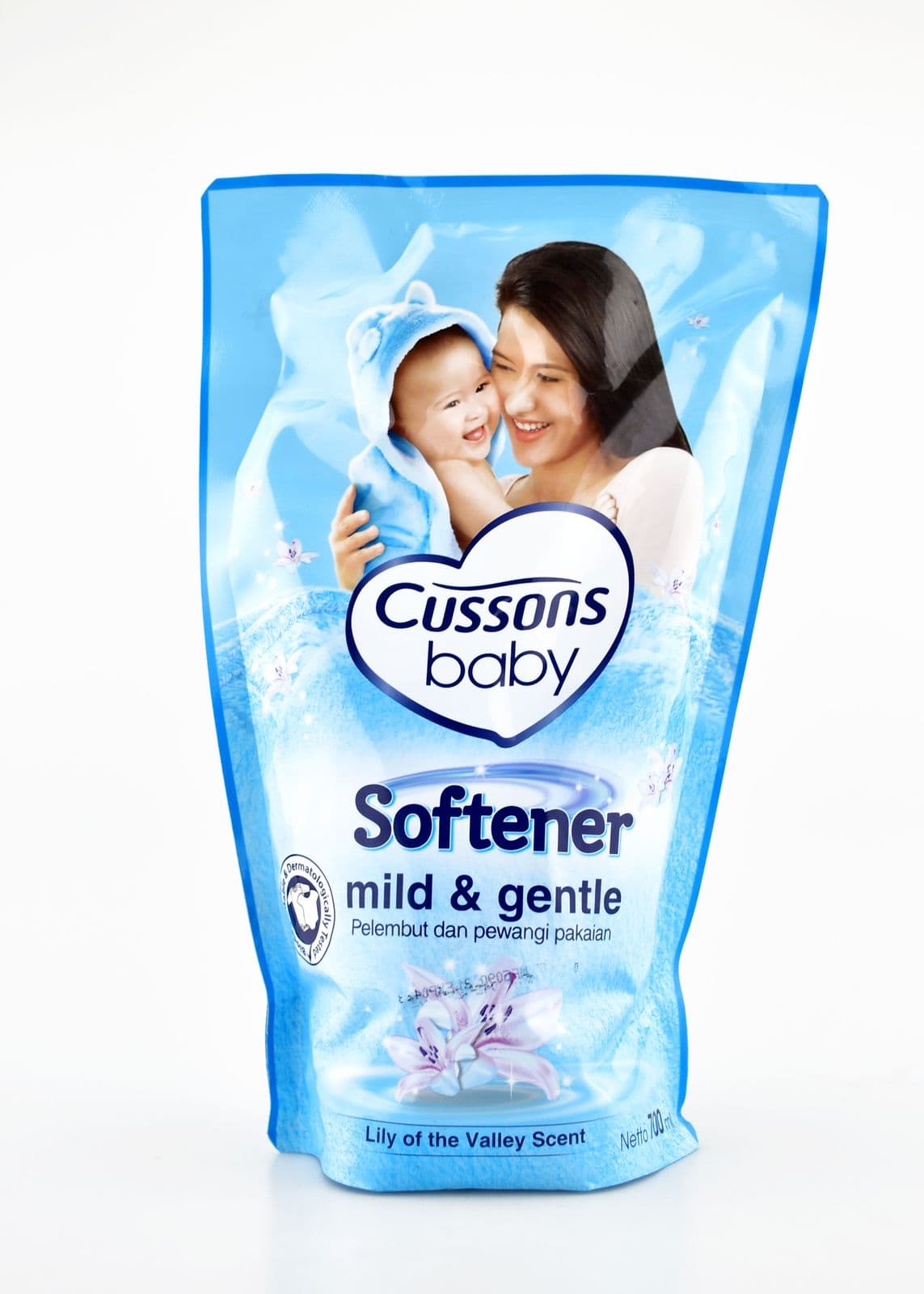 Cussons Pelembut Pakaian Mild Gentle Pouch 700 ml – 1
