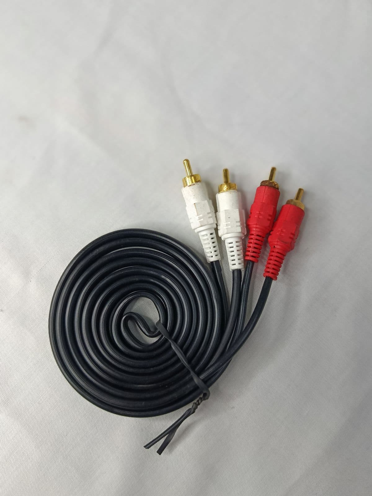 Okachi Kabel Rca Hitam 2x2 – 1